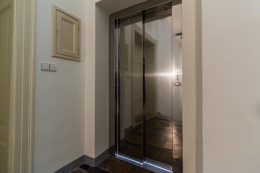 Mighty Prague Apartments Truhlarska Εξωτερικό φωτογραφία